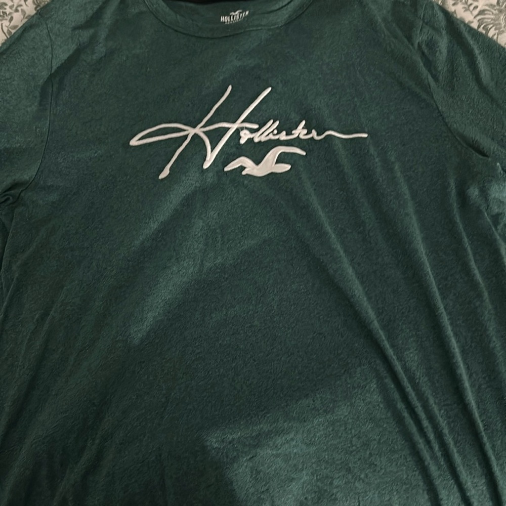 Hollister long sleeve T-shirt Green and white